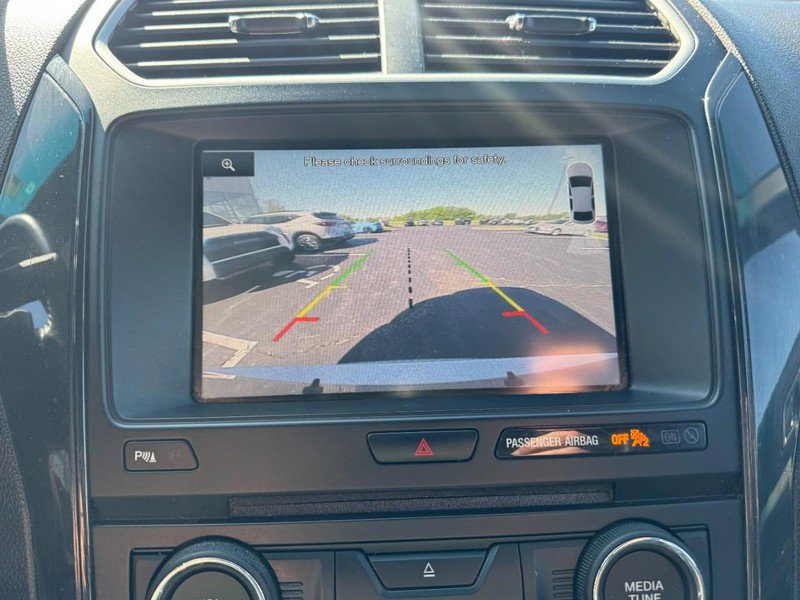 Used 2016 Ford Explorer XLT w/ Equipment Group 202A AWD/4WD image 21