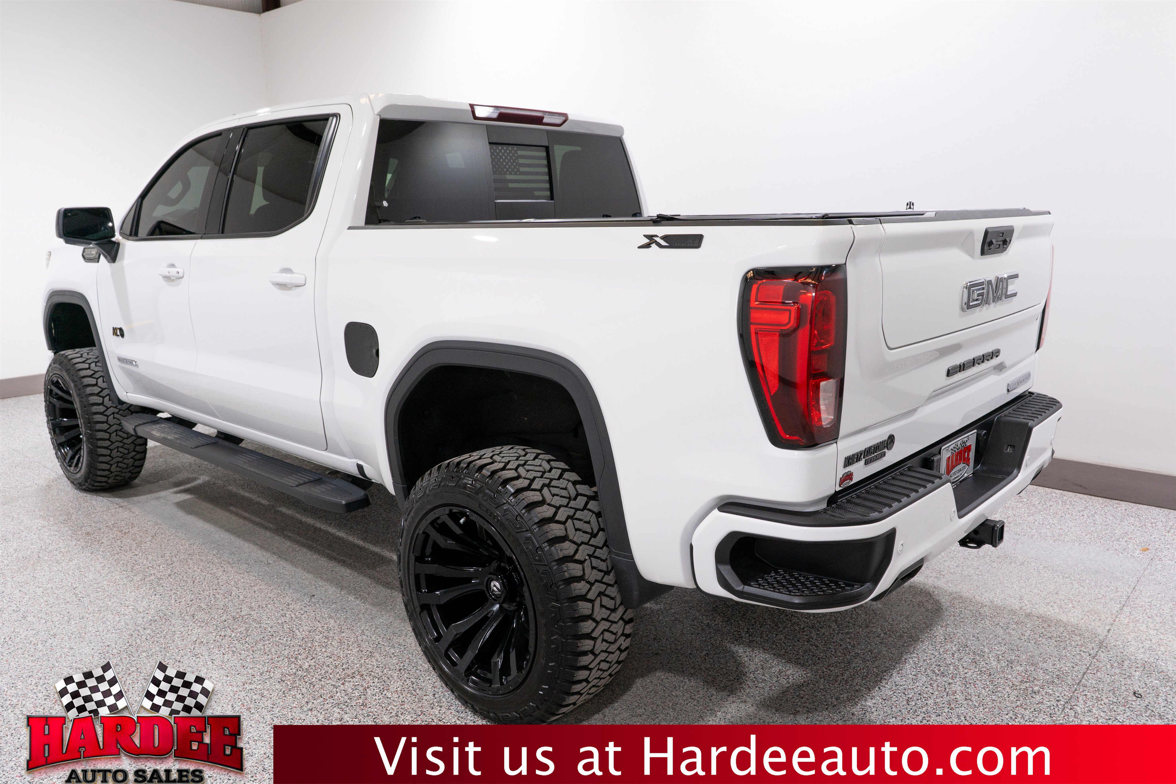 Used 2023 GMC Sierra 1500 Elevation w/ Elevation Premium Package AWD/4WD image 3