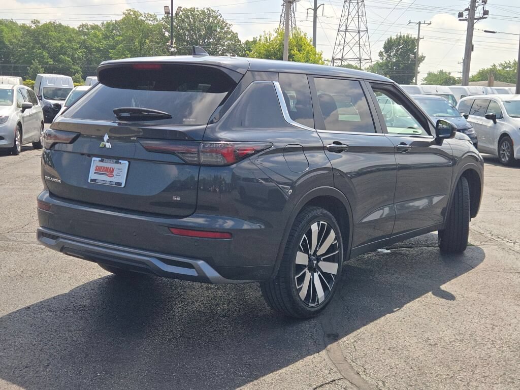 Used 2025 Mitsubishi Outlander SE AWD/4WD image 14