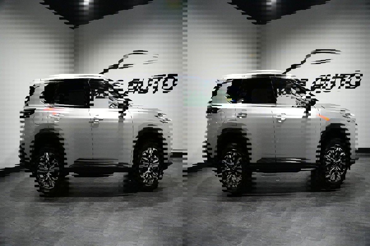 Used 2021 Nissan Rogue SV image 6