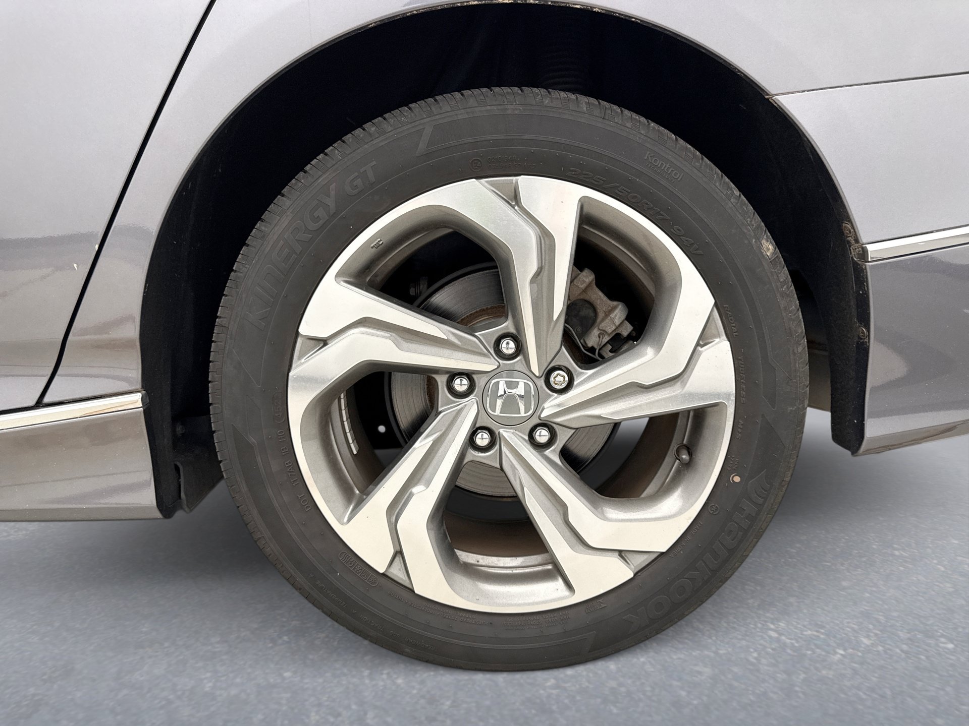 Used 2018 Honda Accord EX-L image 25