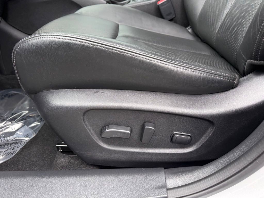 Used 2014 Nissan Rogue SL image 16