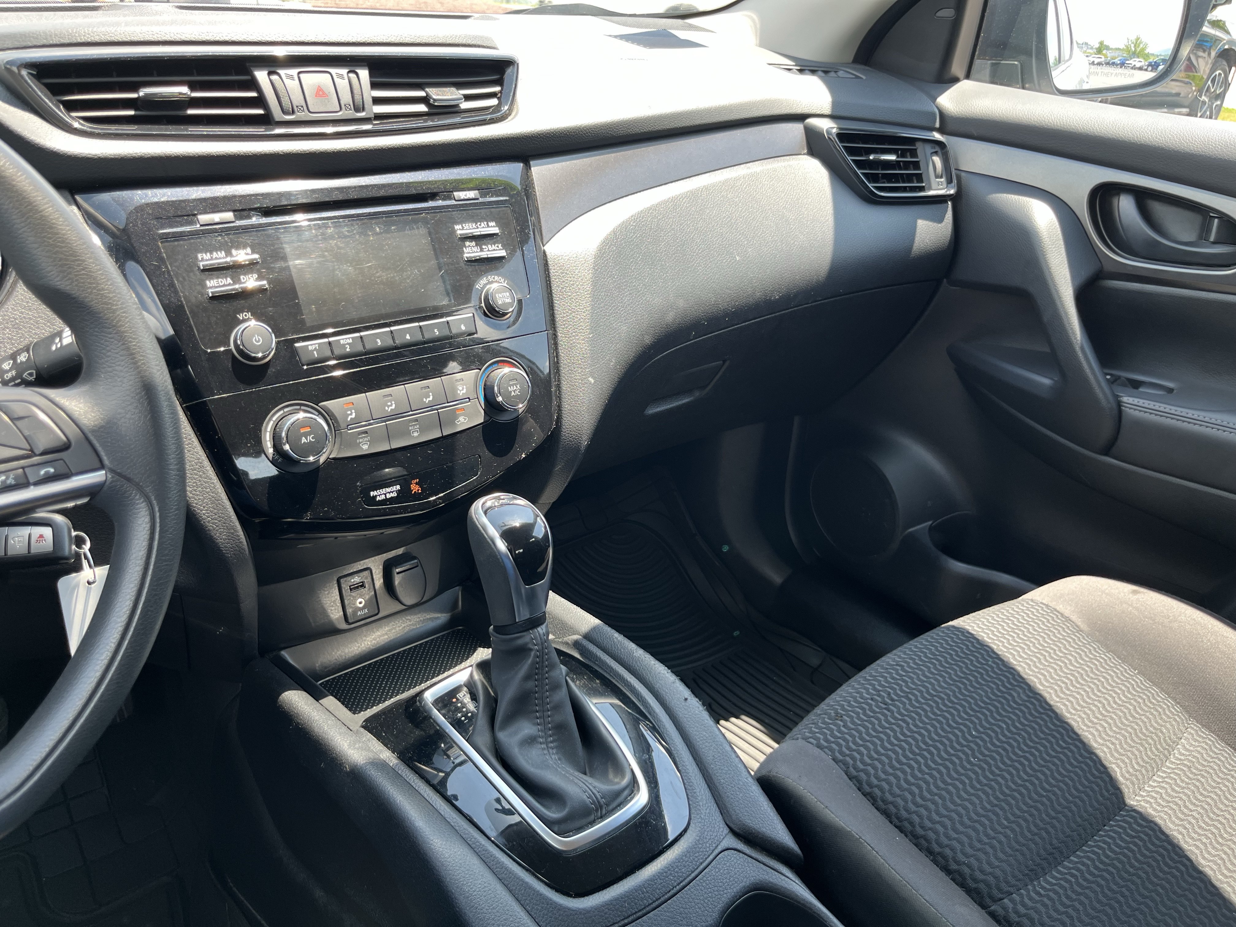 Used 2018 Nissan Rogue Sport S AWD/4WD image 26