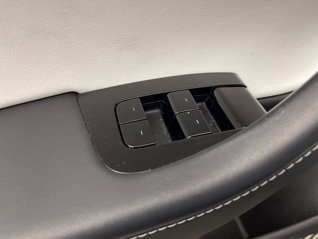 Used 2018 Tesla Model 3 Long Range image 19