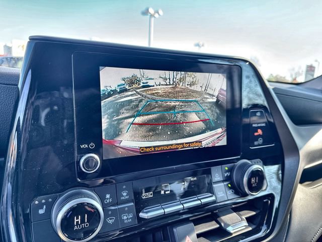 Used 2023 Toyota Highlander XLE image 25