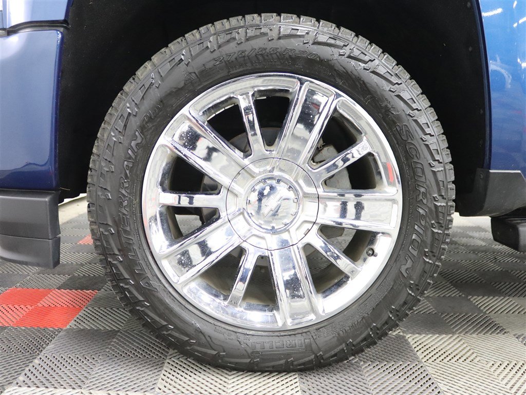 Used 2018 Chevrolet Silverado 1500 High Country image 39