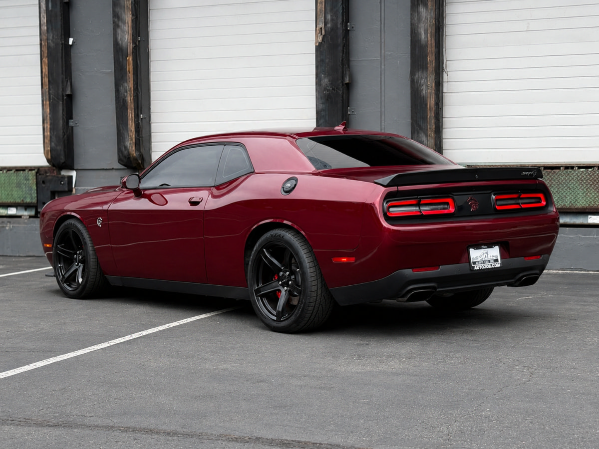 Used 2022 Dodge Challenger SRT Hellcat RWD image 6