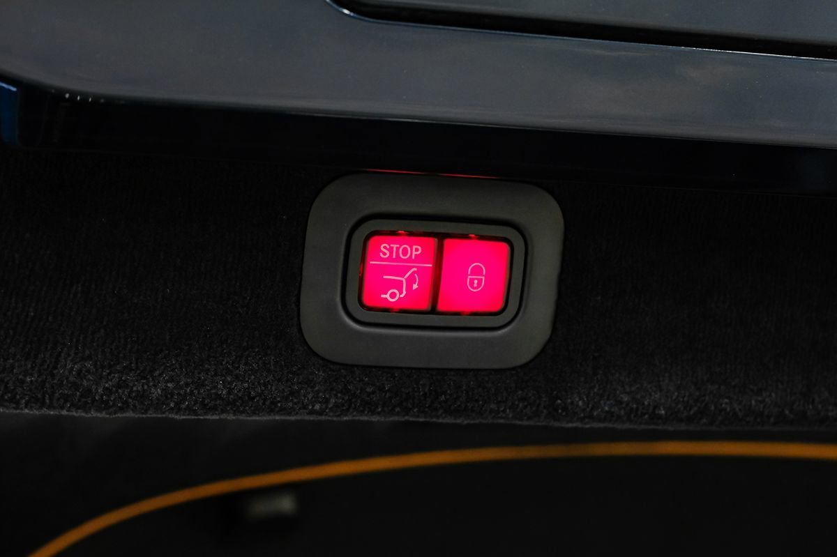 Used 2021 Aston Martin DBX AWD/4WD image 50