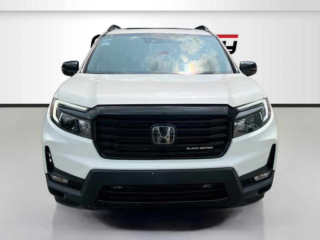 Used 2024 Honda Passport Black Edition image 2
