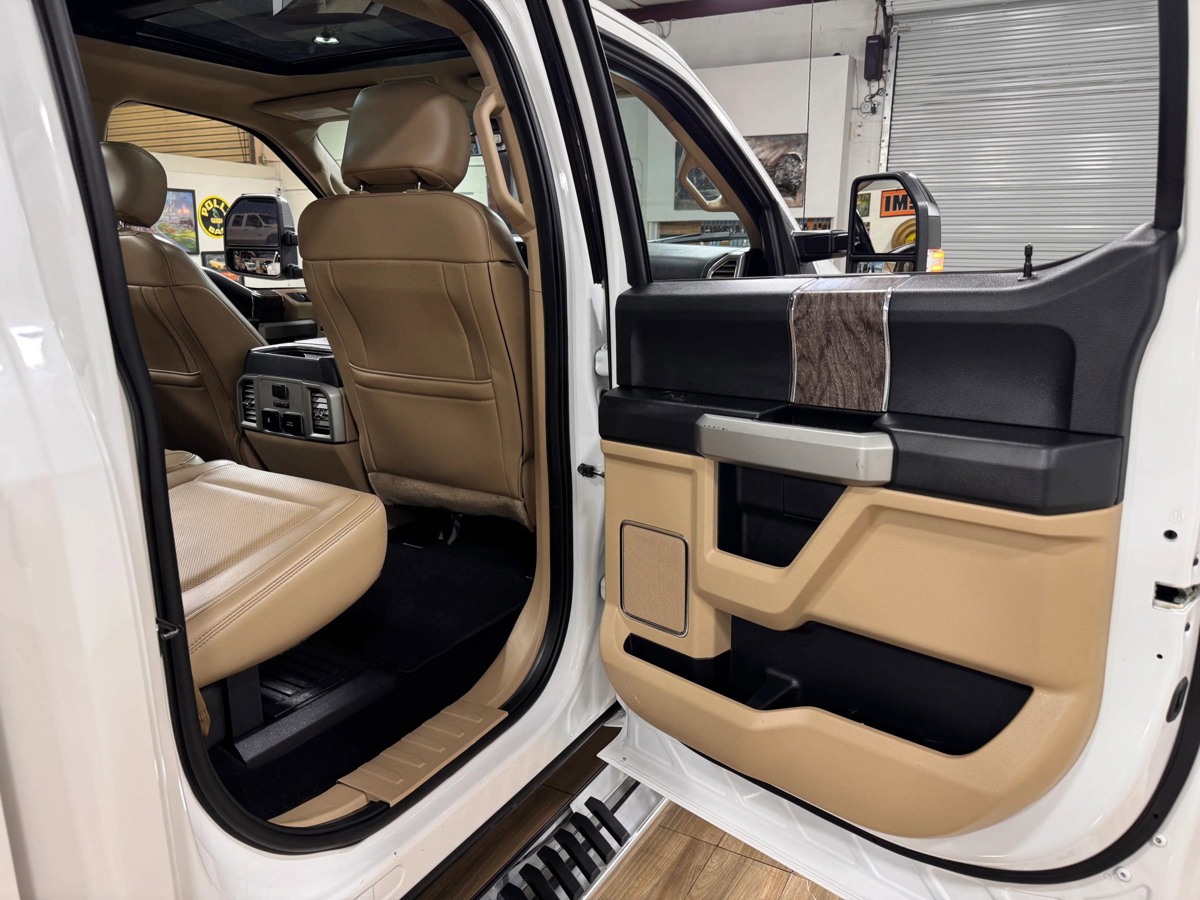 Used 2017 Ford F350 Lariat w/ Lariat Ultimate Package image 17