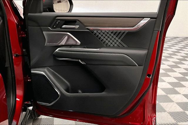 Used 2025 GMC Acadia Denali w/ Super Cruise Package image 22