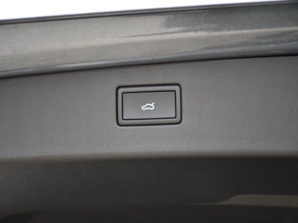 New 2026 Volkswagen Tiguan SE image 28