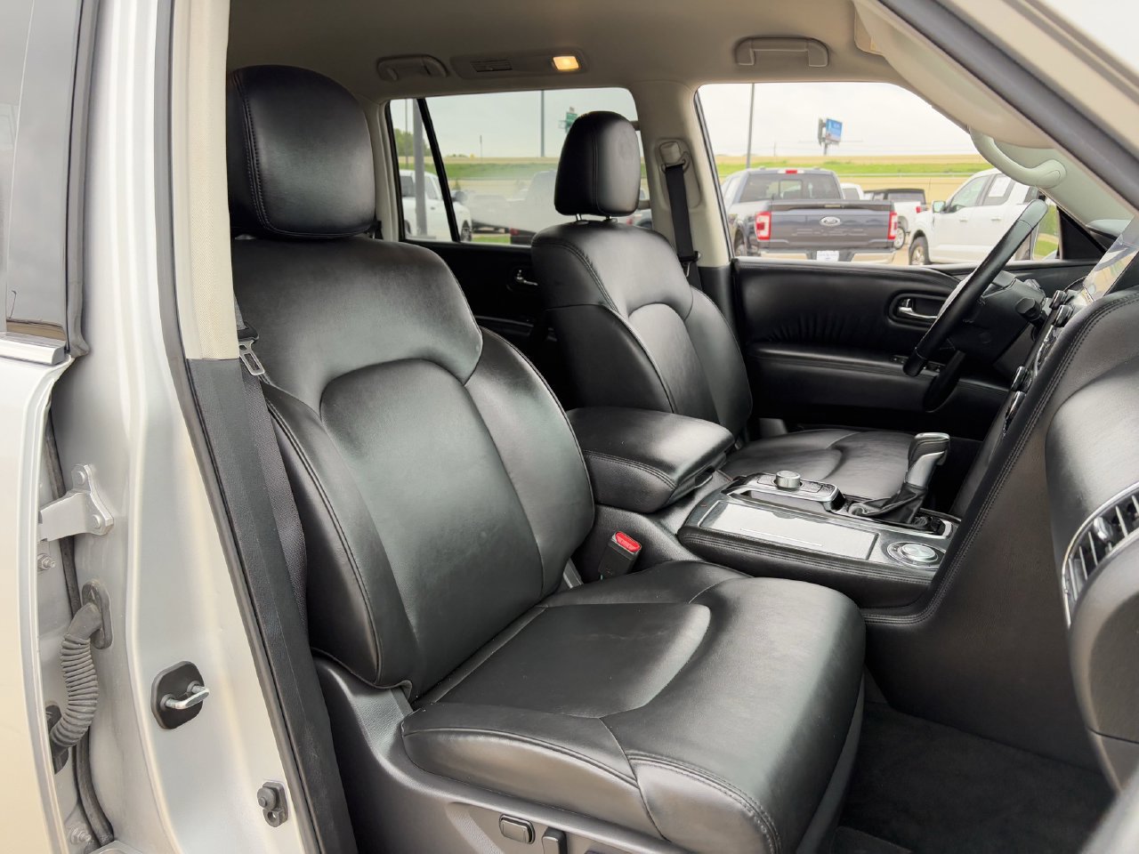 Used 2024 Nissan Armada SV RWD image 28