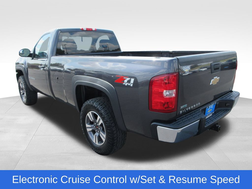 Used 2011 Chevrolet Silverado 1500 LT w/ Interior Plus Package AWD/4WD image 3