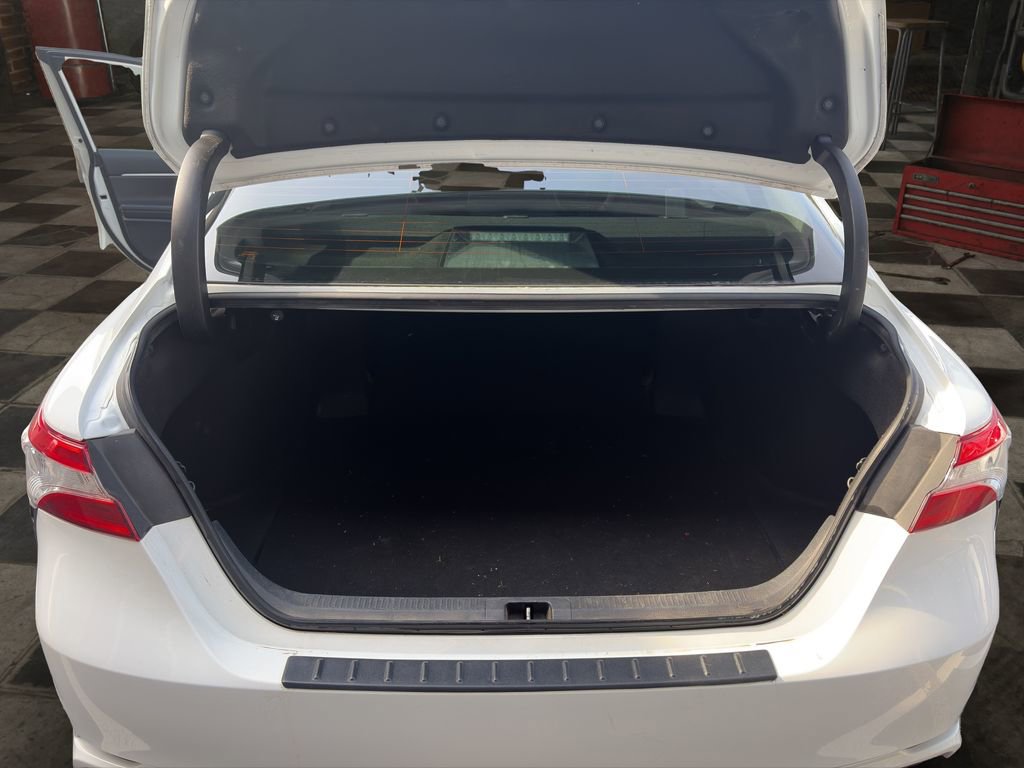 Used 2020 Toyota Camry SE image 9