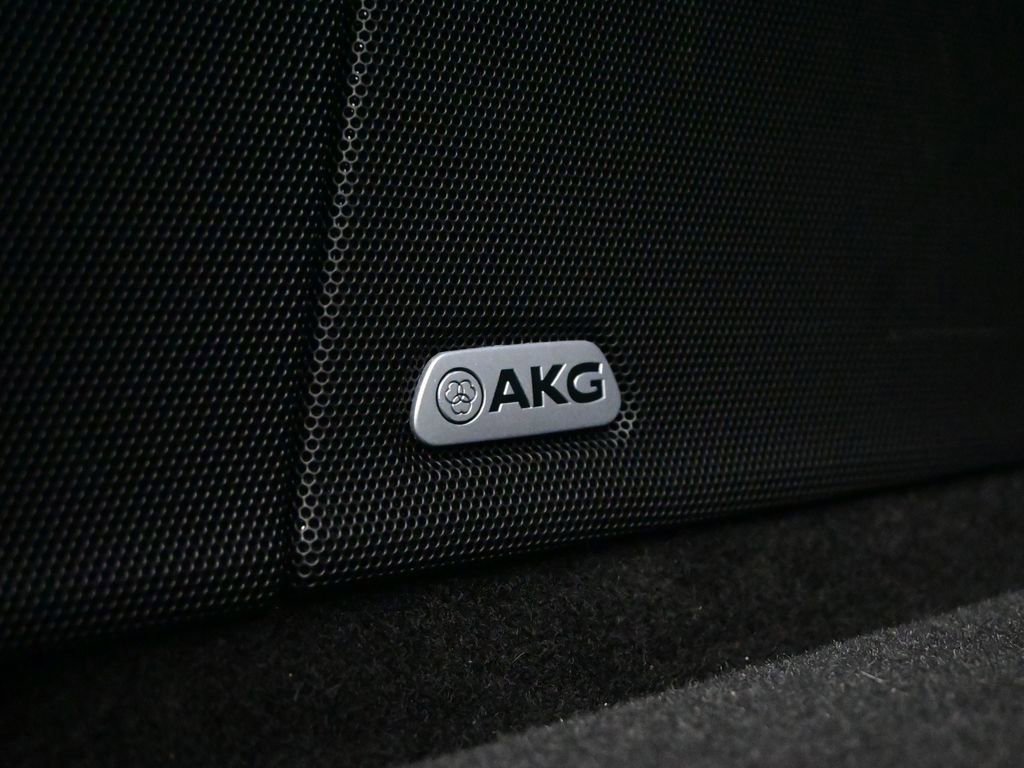 Used 2024 Cadillac Escalade Premium Luxury w/ Performance Package image 44