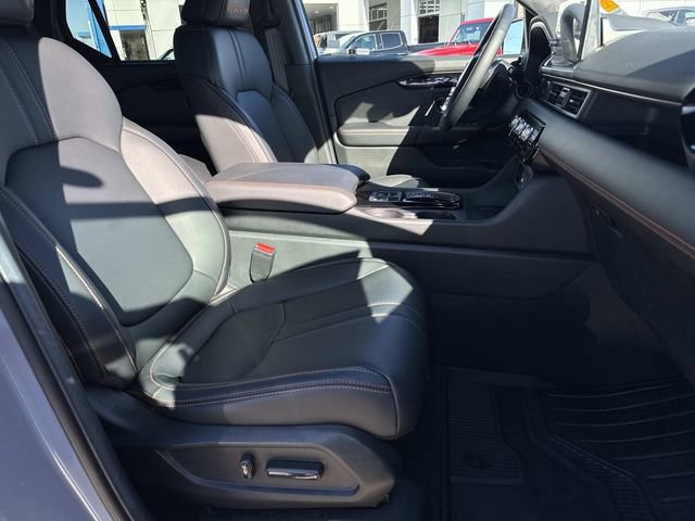 Used 2025 Honda Pilot TrailSport image 8