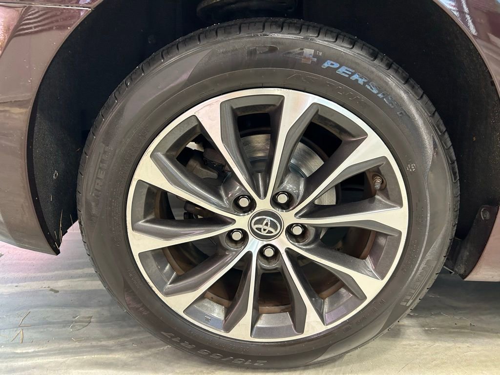 Used 2018 Toyota Avalon XLE image 23