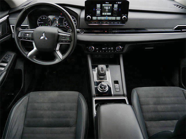 Used 2022 Mitsubishi Outlander SE image 11