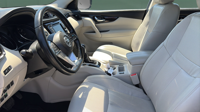 Used 2022 Nissan Rogue Sport SL AWD/4WD image 17