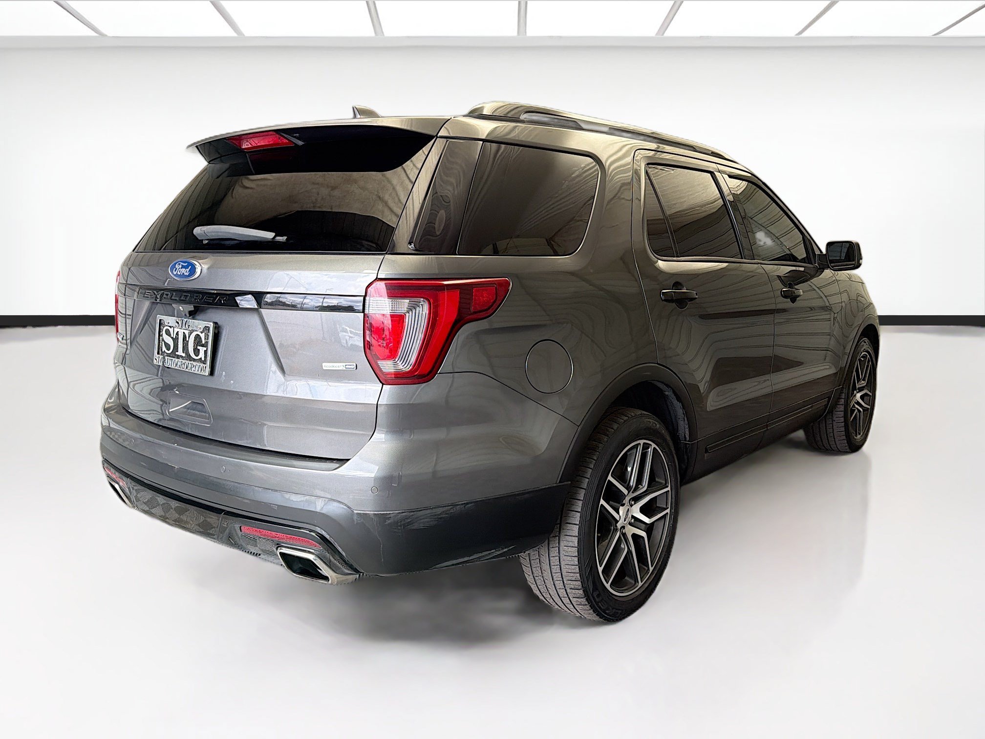 Used 2017 Ford Explorer Sport w/ Equipment Group 401A AWD/4WD image 4