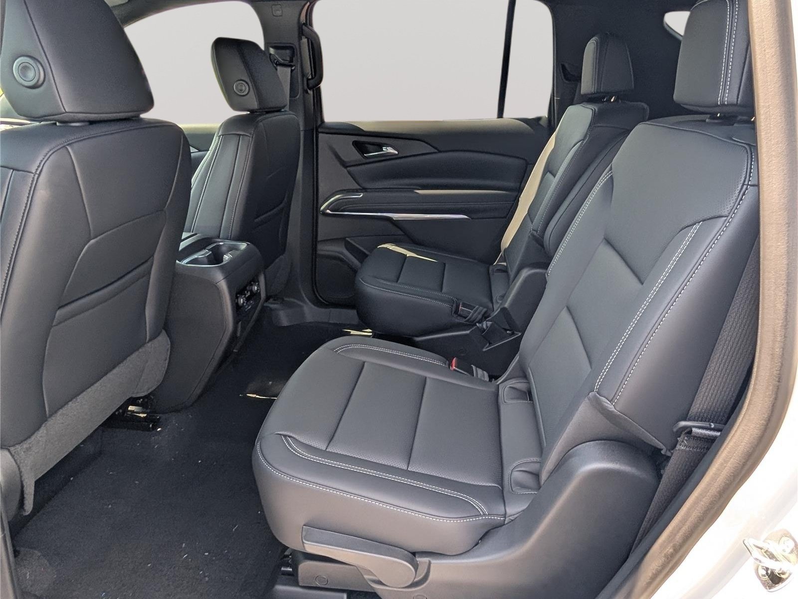 New 2027 Chevrolet Traverse LT w/ Driver Confidence Package FWD image 13