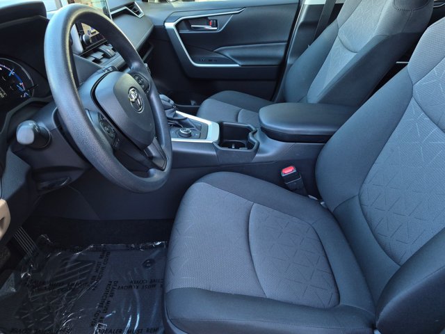 Used 2025 Toyota RAV4 XLE AWD/4WD image 16