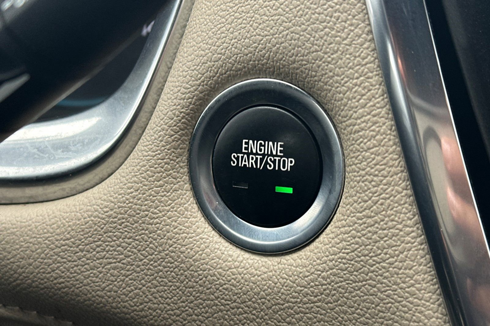 Used 2022 Chevrolet Traverse LS FWD image 22