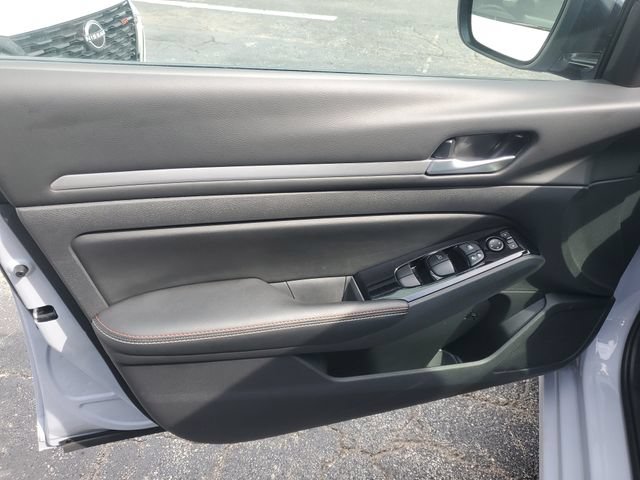Certified 2025 Nissan Altima 2.5 SR w/ SR Premium Package FWD image 11