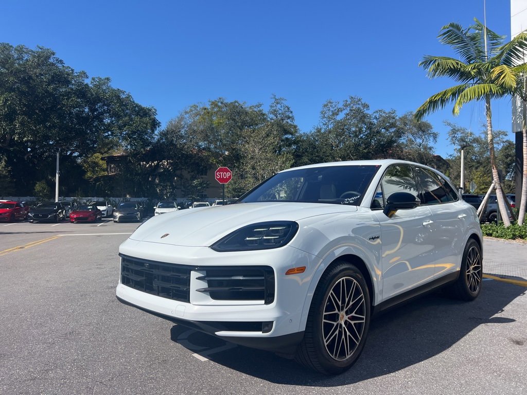 Used 2024 Porsche Cayenne S image 10