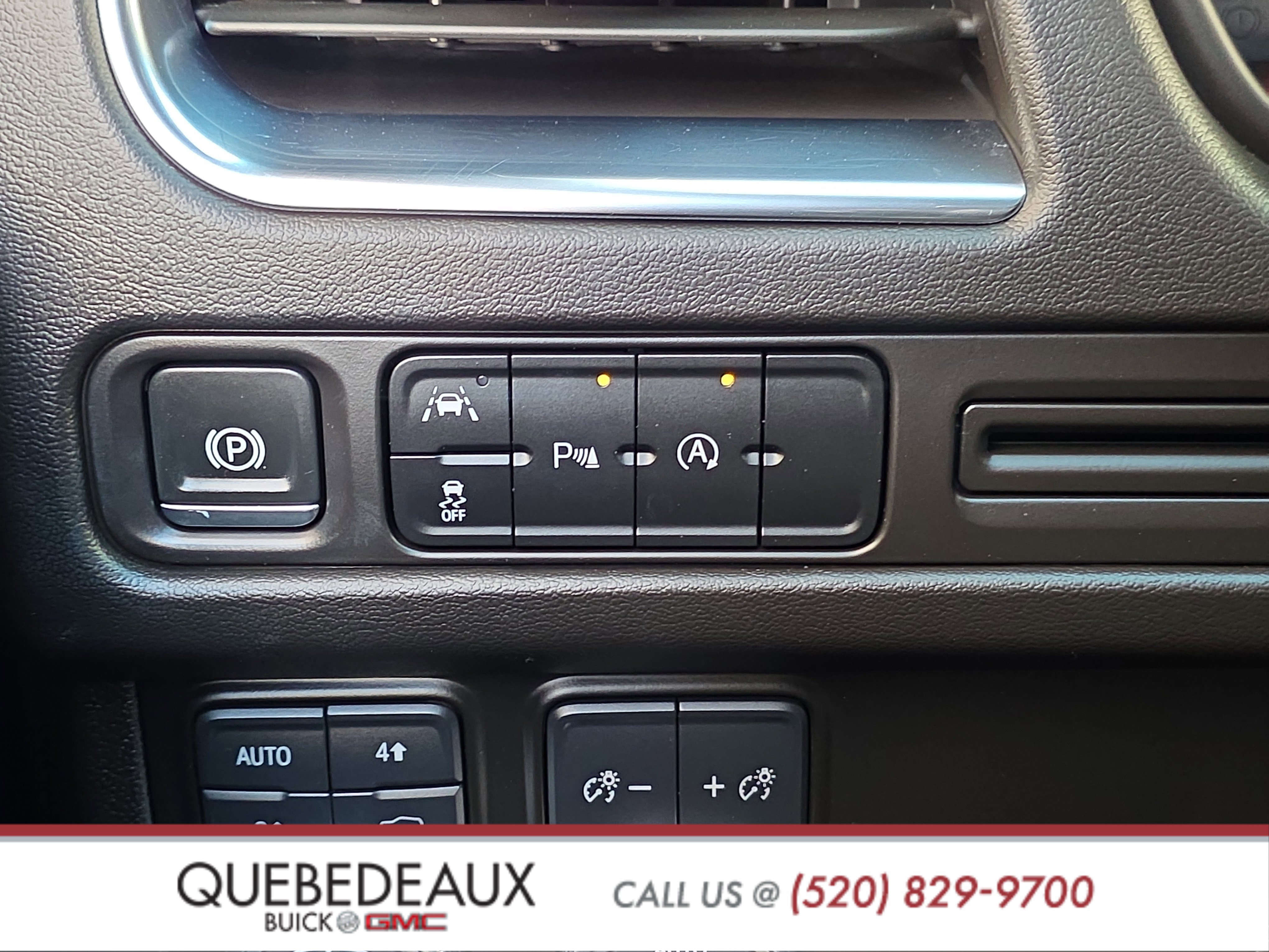 Used 2024 GMC Yukon SLE w/ Gmc Pro Safety Plus Package AWD/4WD image 25