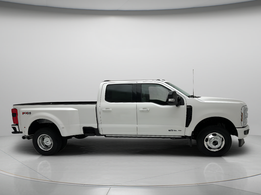 New 2026 Ford F350 Platinum AWD/4WD image 2