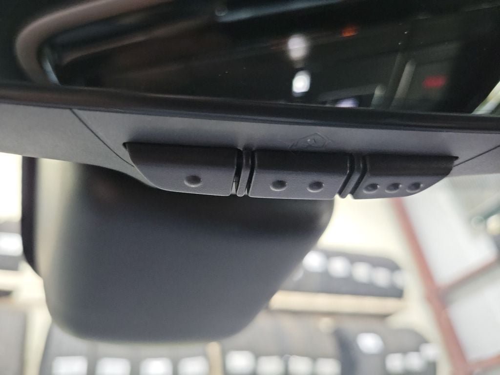 New 2026 Land Rover Range Rover Velar Dynamic SE AWD/4WD image 34