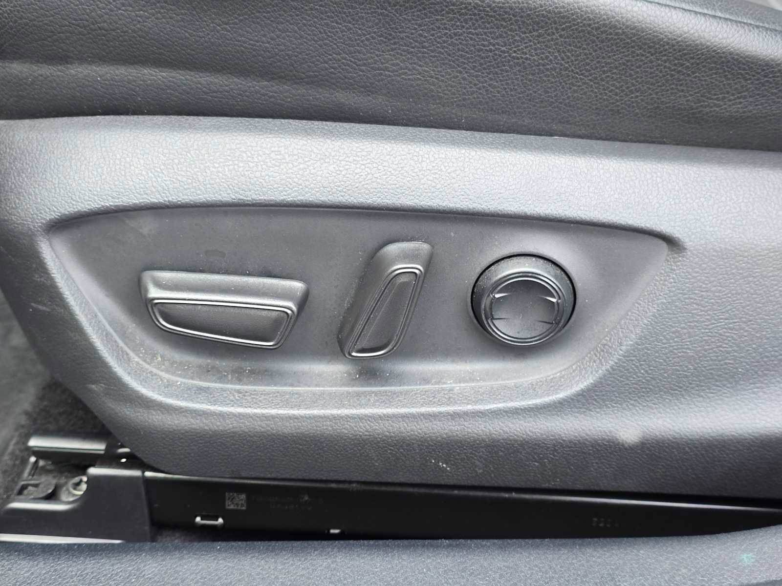 Used 2020 Toyota Camry SE image 23