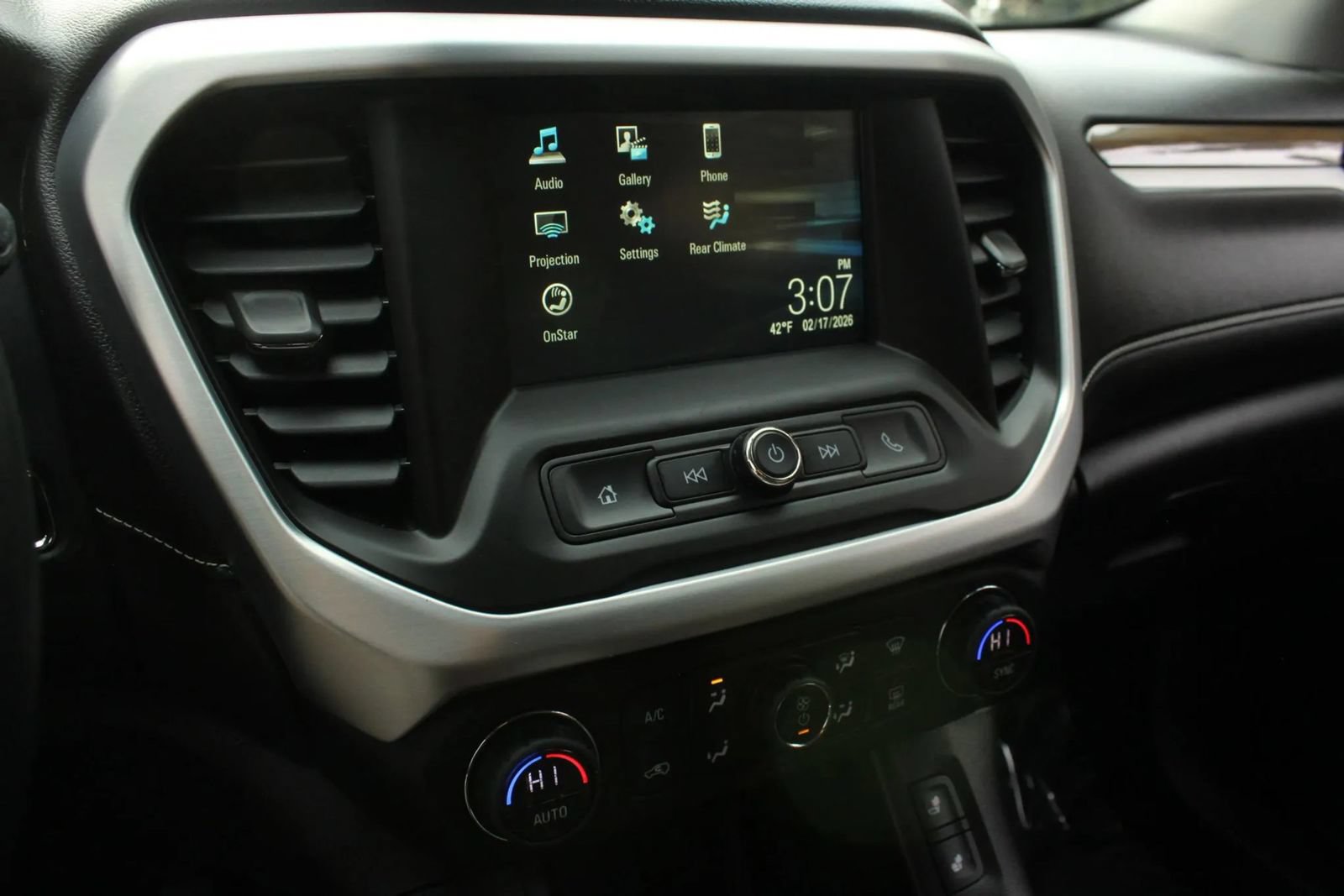 Used 2017 GMC Acadia SLE w/ Driver Alert Package I AWD/4WD image 31