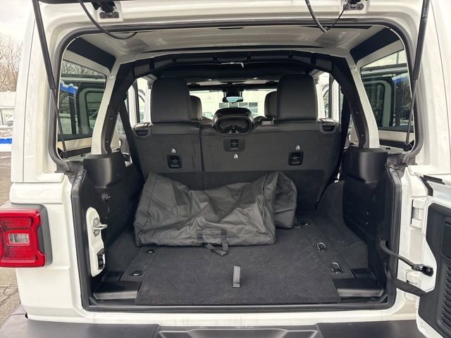 Used 2024 Jeep Wrangler Sahara image 33