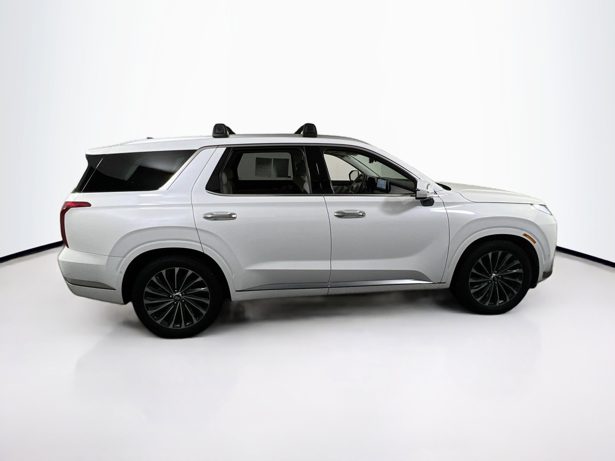 Used 2023 Hyundai Palisade Calligraphy image 4