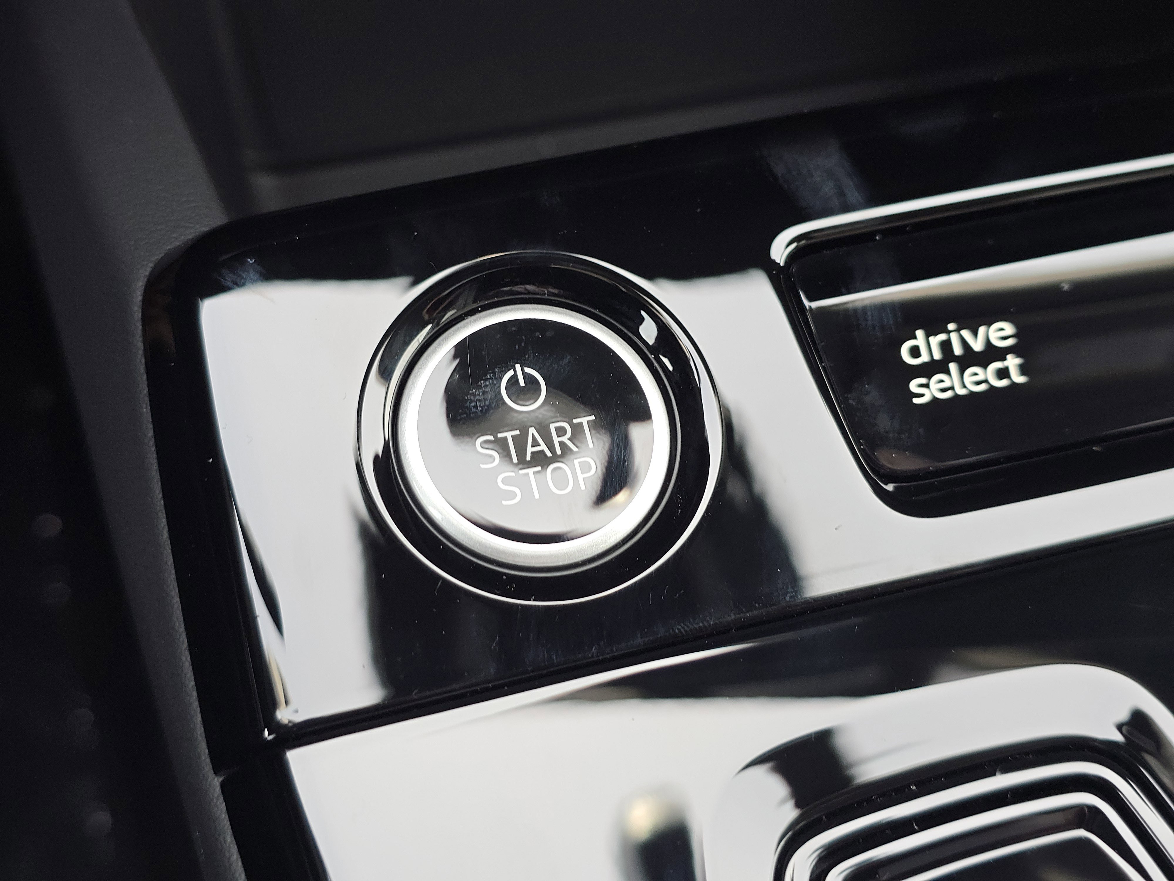 New 2025 Audi Q6 e-tron Premium Plus image 22