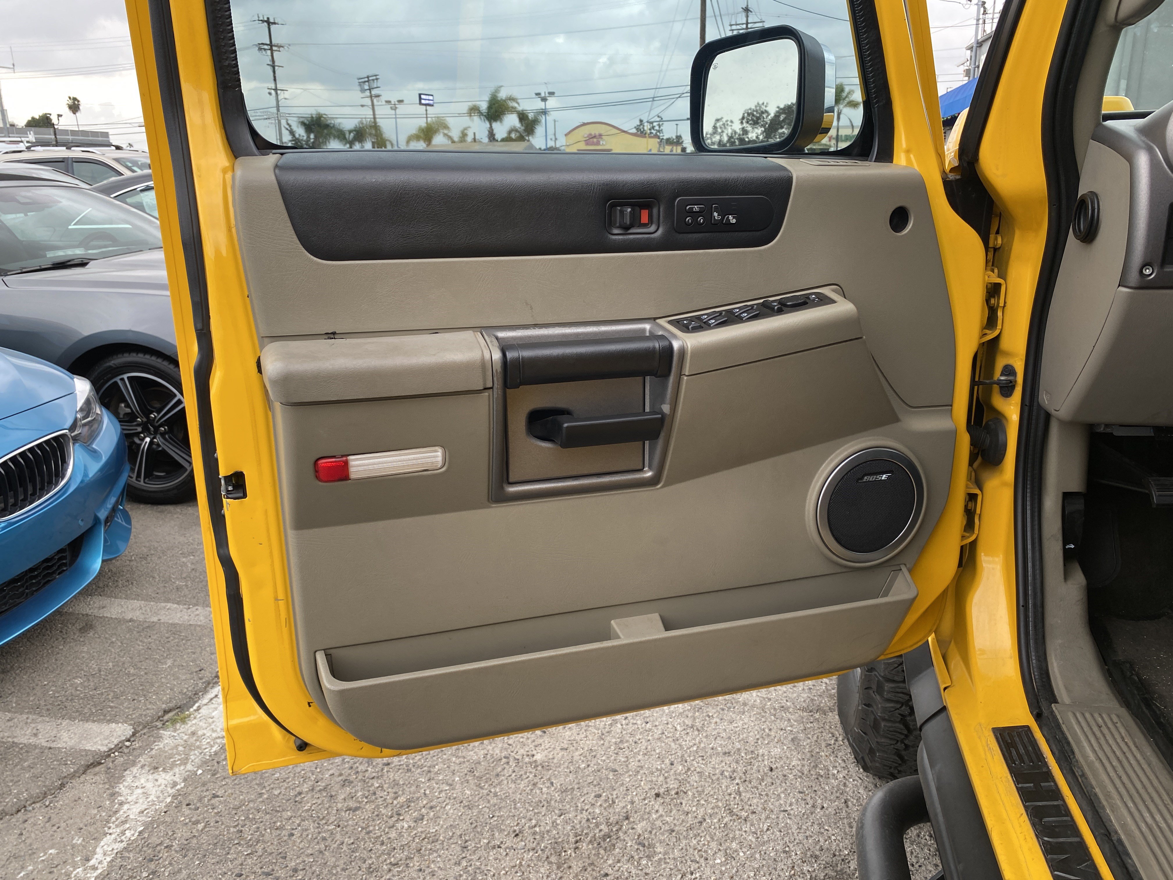 Used 2003 HUMMER H2 w/ Preferred Equipment Group AWD/4WD image 16