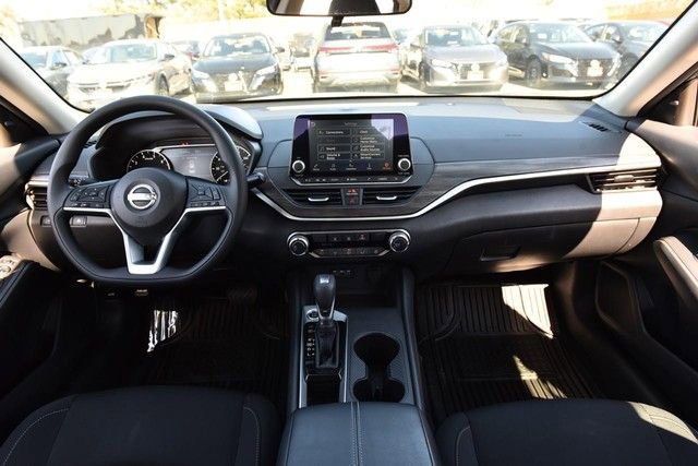 Certified 2025 Nissan Altima 2.5 SV image 8