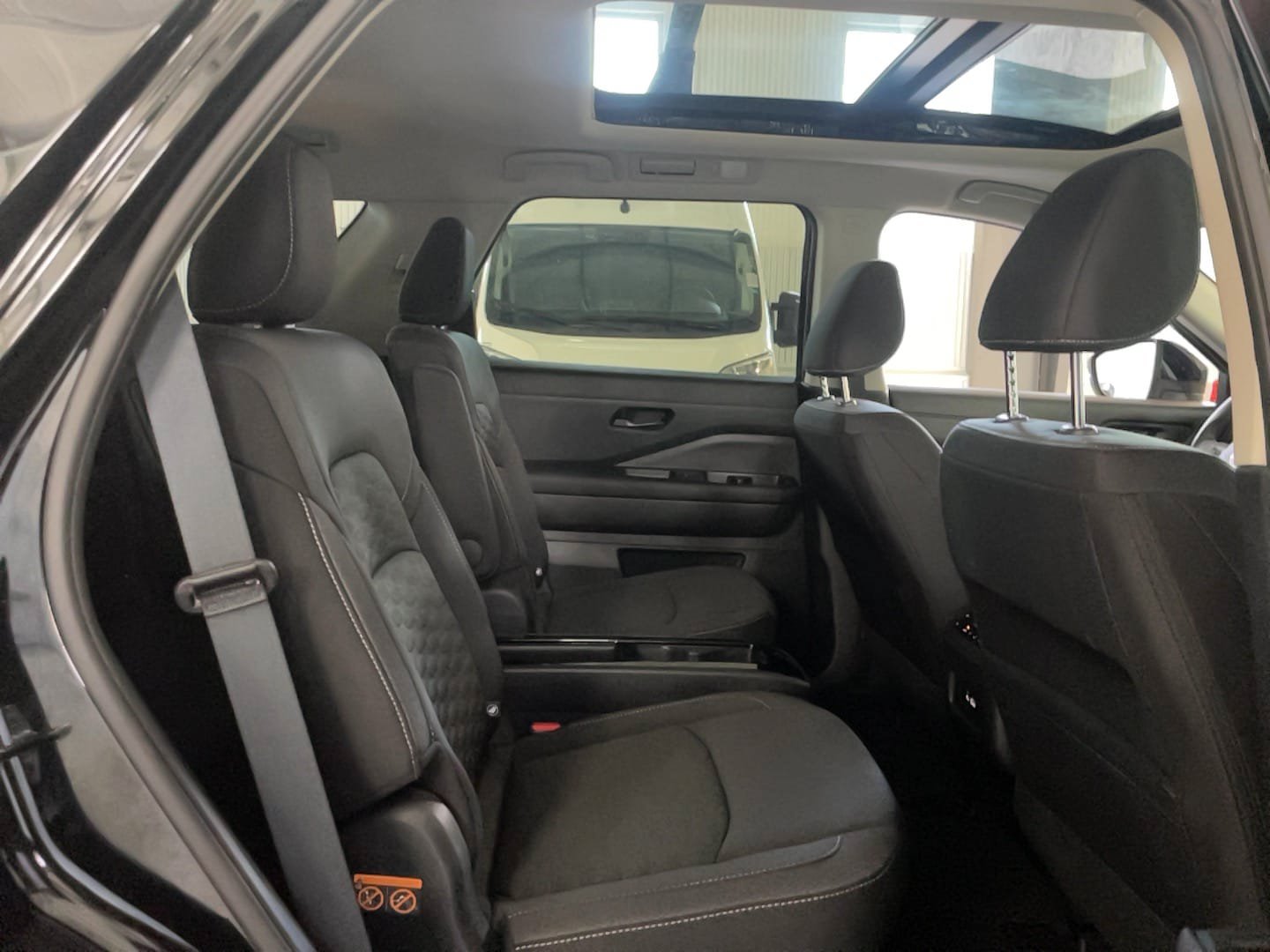 Used 2024 Nissan Pathfinder SV w/ SV Premium Package AWD/4WD image 21
