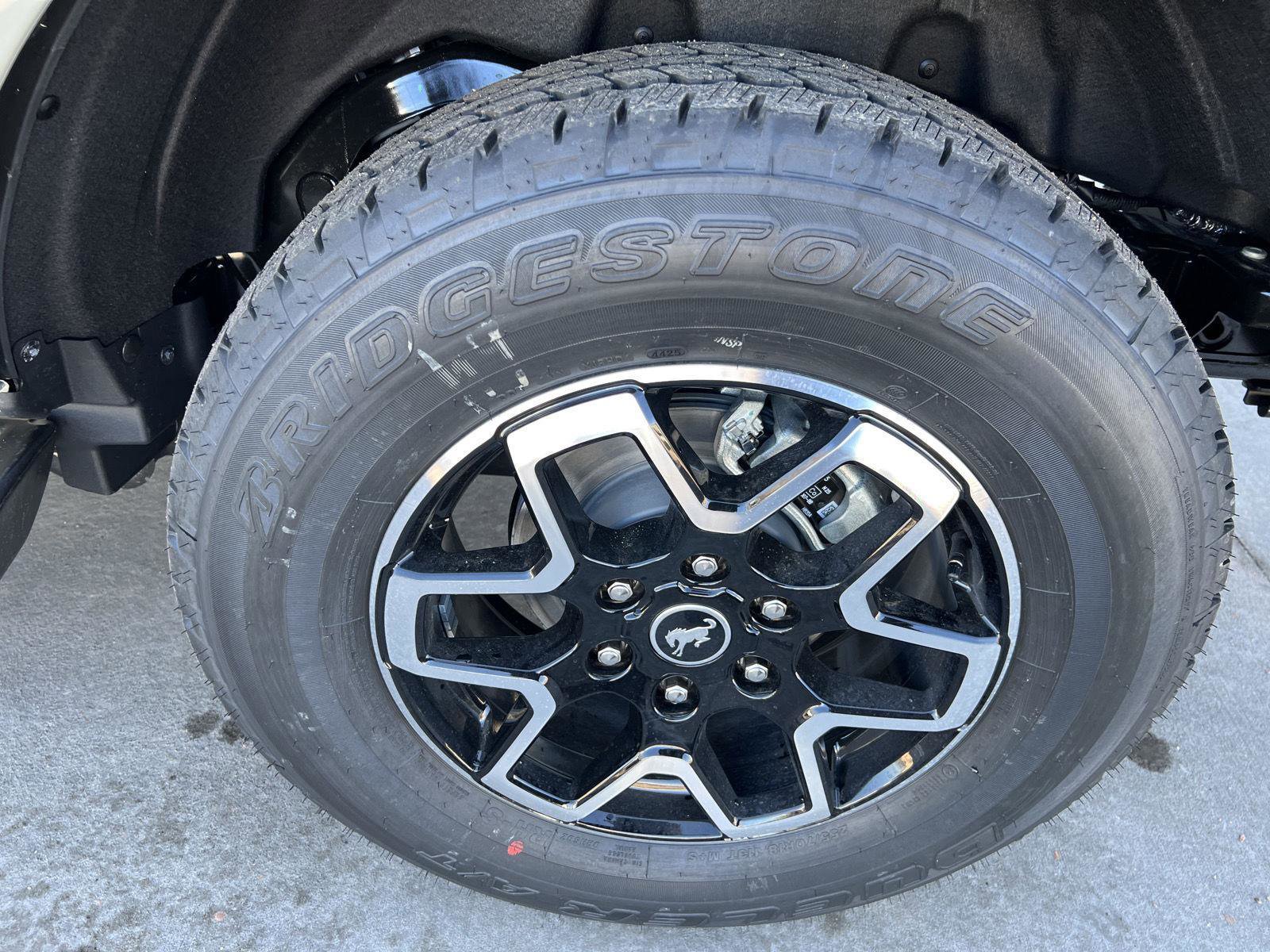 New 2025 Ford Bronco Outer Banks image 8