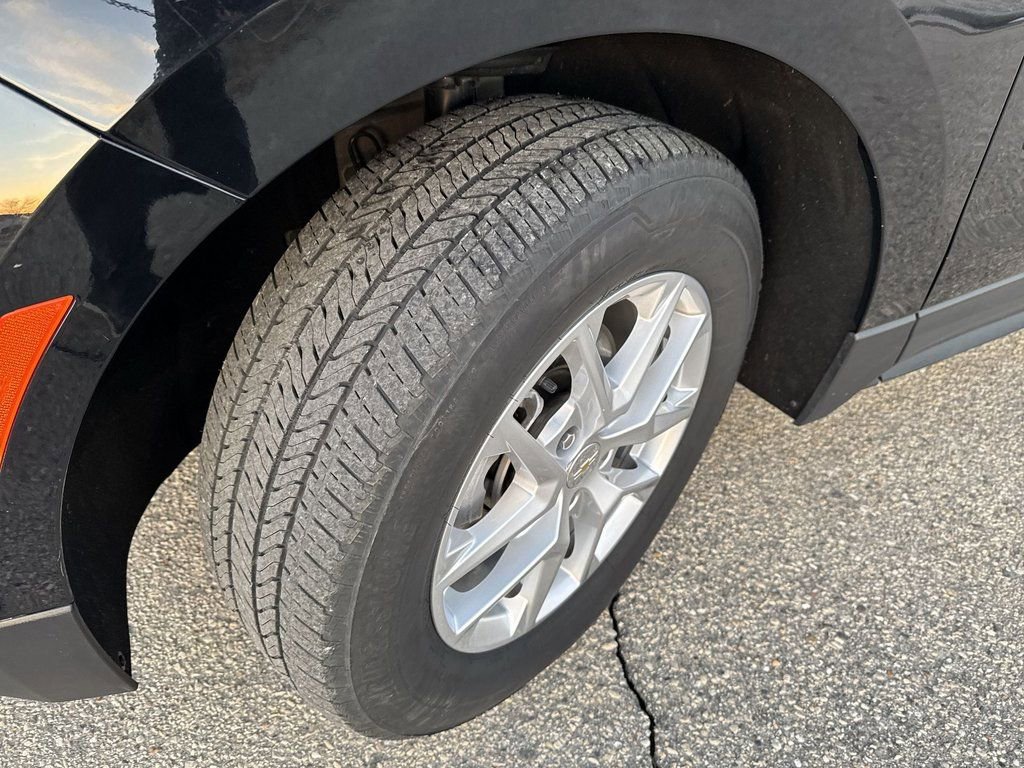 Certified 2024 Chevrolet Equinox LT image 2