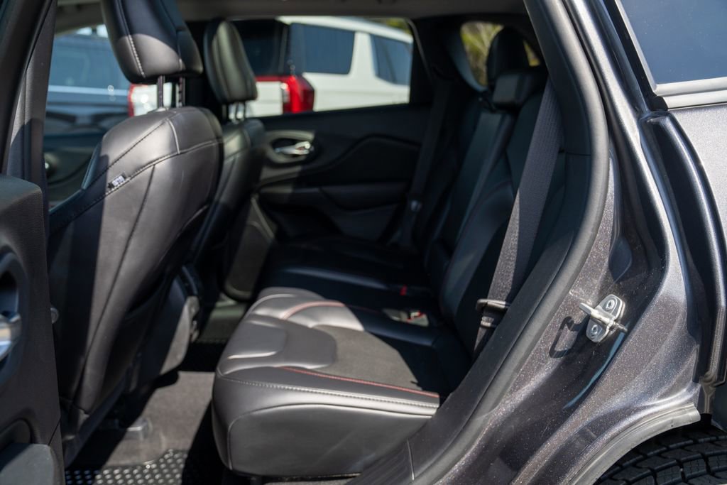 Used 2021 Jeep Cherokee Trailhawk w/ Sun, Sound & Nav Group AWD/4WD image 18