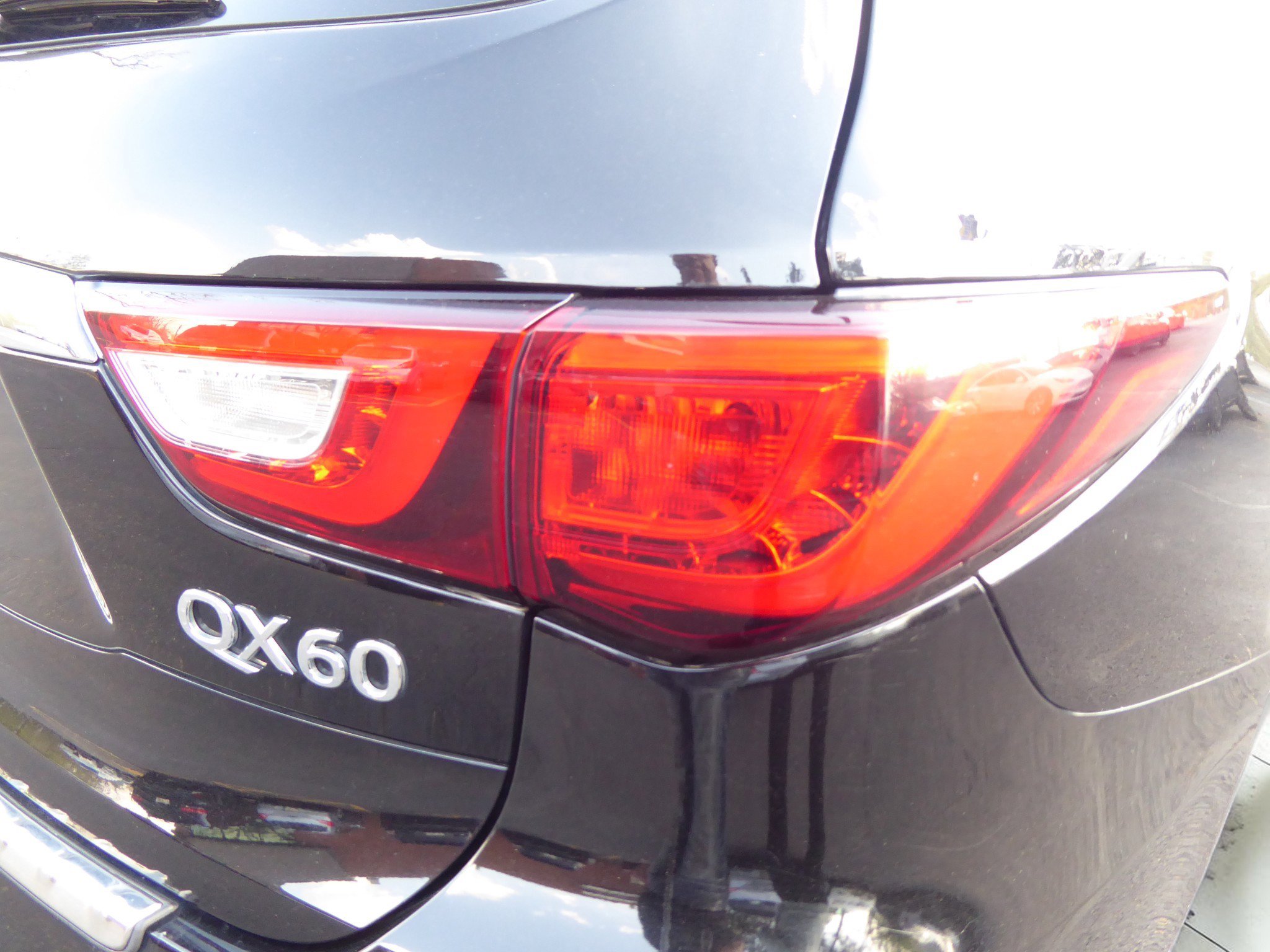 Used 2018 INFINITI QX60 Luxe w/ Premium Plus Package image 18