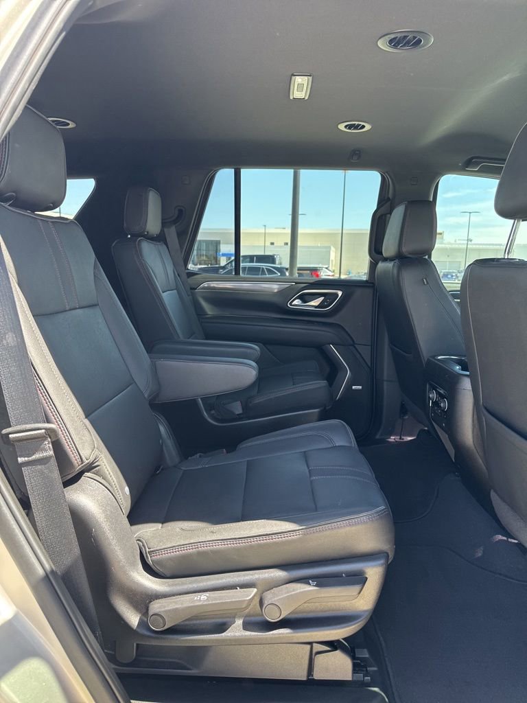Used 2022 Chevrolet Tahoe RST w/ Luxury Package RWD image 10