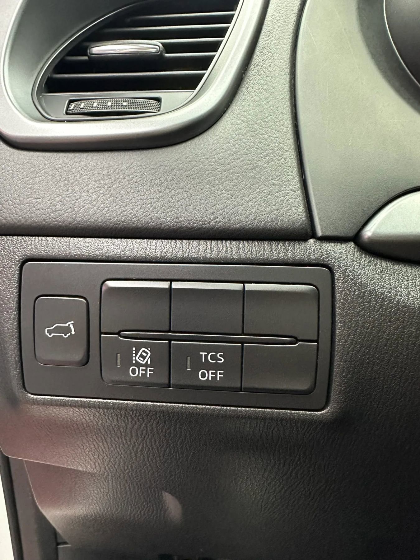 Used 2018 MAZDA CX-9 Touring FWD image 12