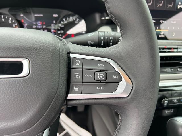 Used 2025 Jeep Compass Limited image 21