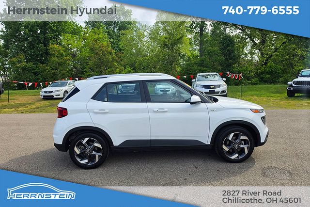 Used 2025 Hyundai Venue SEL FWD image 28