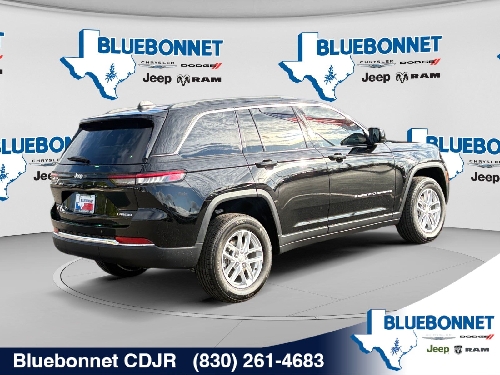 New 2026 Jeep Grand Cherokee Laredo X RWD image 5